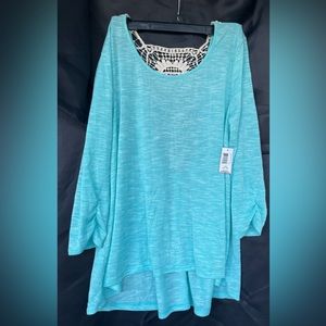 No boundaries-Size Large 11-13. Blue/teal 3/4 length top
